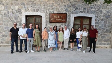Büyükşehir’in yazarlık atölyesi ‘Anlatılmayan Öyküler’ kitabıyla ilk meyvesini verdi
