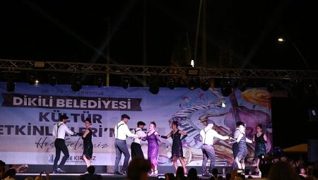 Dikili Belediyesi Kültür Etkinlikleri dansın ve ritmin coşkusuyla başladı