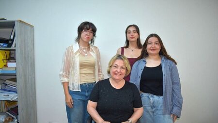 Egeli öğrencilerden “Küçük Eller, Büyük Hayaller” projesi ile eğitime destek