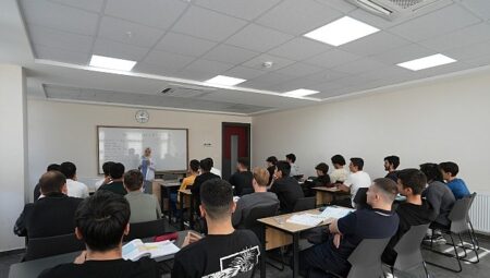 Gençler Yaz Tatilinde Lise Medeniyet Akademileri’nde Buluşuyor