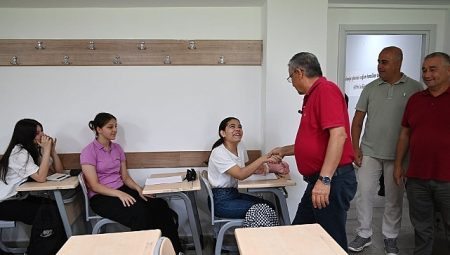 Kemer Belediyesi Kurs Merkezi’nde yeni eğitim öğretim dönemi başladı
