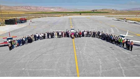 “KTO Karatay Üniversitesi Havacılık Eğitim Kampüsünde ‘Gurur Günü: Kaptanlık Yoluna İlk Adım Töreni’ Gerçekleşti”