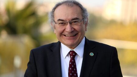 Prof. Dr. Nevzat Tarhan:  “Çocuk sözleri takip etmez, izleri takip eder!”