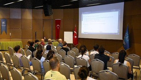 Uzmanlar Uyardı: “Cilt Kanserine Karşı Mutlaka Koruyucu Ekipmanlar ve Güneş Koruyucu Kullanılmalı”