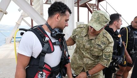 Engelliler, 30 Ağustos Zaferi için su altı dalışı yaptı