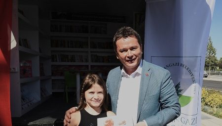 Gezici Kütüphane 1 yıldır yollarda