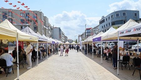 İBB’nin Maltepe’deki kariyer fuarı yoğun ilgi gördü