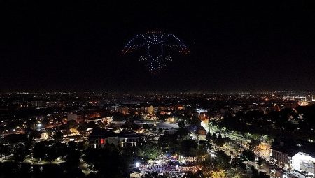 Konya Büyükşehir 30 Ağustos Zafer Bayramı’na Özel 250 Dron ile Işık Gösterisi Gerçekleştirdi