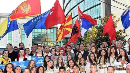 Osmangazi’de Uluslararası Balkan Festivali renkli görüntülerle start aldı
