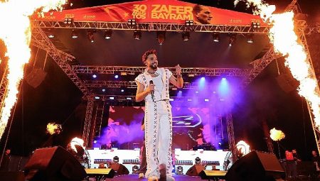 Sefo, Aliağa’da Zafer coşkusunu zirveye taşıdı