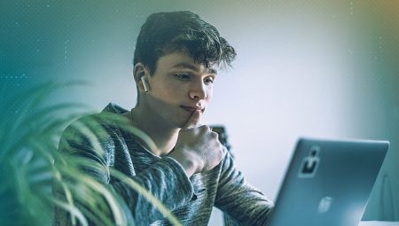 Teknolojiyle büyüyen nesil dijital tehditleri ne kadar dikkate alıyor?