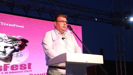 TeosFest başladı;  “Sanatçılar Şehri” Seferihisar sanatla buluştu