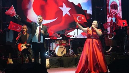 Tuğçe Kandemir Saray’ı salladı