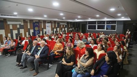 Ayvalık’ın, 15 Eylül kurtuluşunun 103’üncü yılı kente yakışır bir atmosferde kutlandı