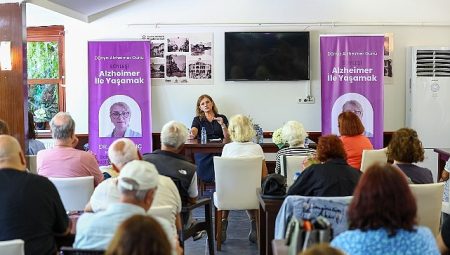 Bakırköy’de “Alzheimer ile Yaşamak” Söyleşisi
