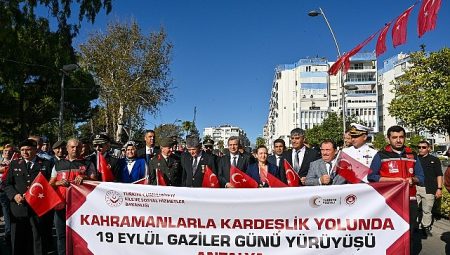 Başkan Vekili Özdemir Gaziler Günü’nü kutladı