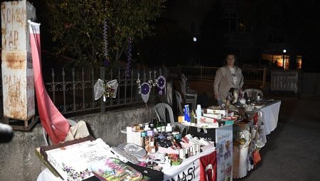 Bu sokakta eğlence ve alışveriş bir arada