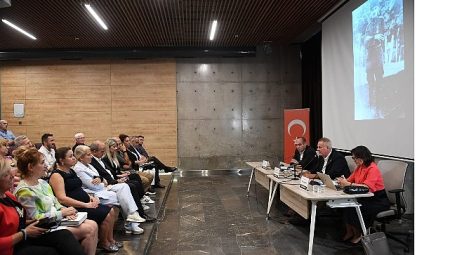 Bursa’nın kurtuluşu Osmangazi’de panel ve müzikalle anlatıldı