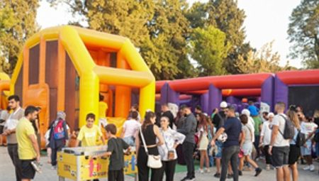 Çocuklar fuarda çok mutlu