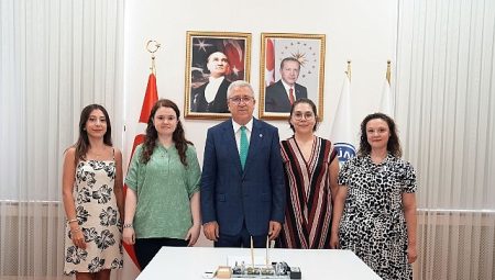 Egeli bilim ekibi HIV enfeksiyonunun erken tanısına yönelik nanobiyosensör geliştirecek