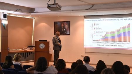 EÜ’ de “Nanoteknoloji ve İlaç Taşıyıcı Sistemlerde Yenilikler Sempozyumu” düzenlendi