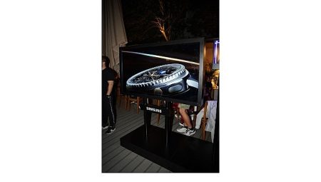 “Galaxy Watch8 ile koşuyoruzZz” etkinliği için yüzlerce genç pijamalarıyla koştu