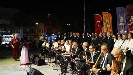 İnegöl Belediyesi TSM Korosundan Muhteşem Konser