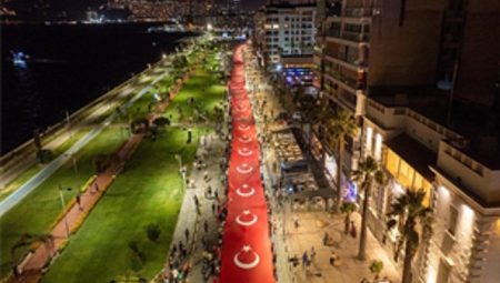 İzmir’in kurtuluşu coşkuyla kutlanacak