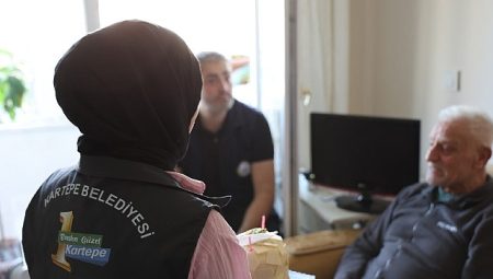 Kartepe Belediyesi’nden Anlamlı Doğum Günü Sürprizi