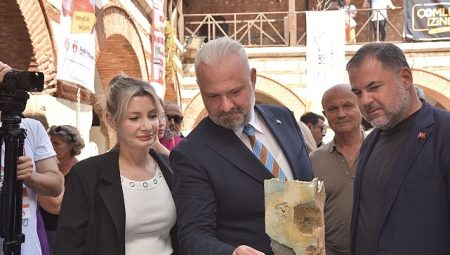 Menemen’de festival coşkusu “Hemhal” ile başladı