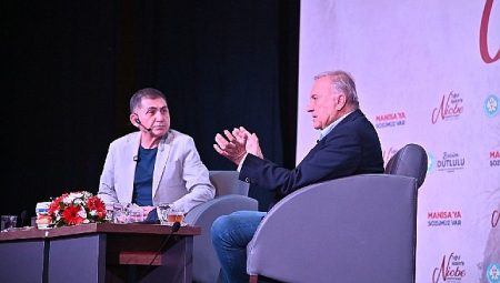Murathan Mungan Manisa’da Sanatseverlerle Buluştu