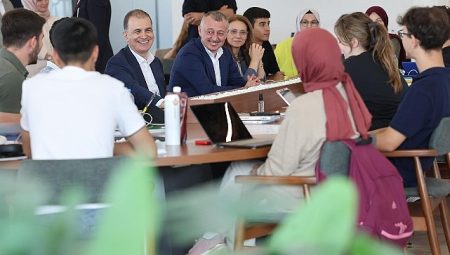 Ömer Çelik, Taze’ye gitti Milli İrade’yi çok beğendi