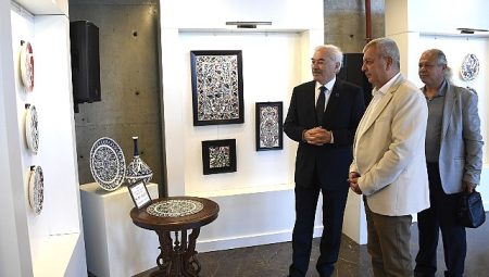 Osmangazi’de “Emeklilikten Bugüne Çini Sergisi” açıldı