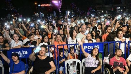 Salihli’de Aslı Güngör’den Unutulmaz Konser