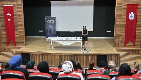 ‘Mutlu Çocuklar’ın anneleri seminere katıldı