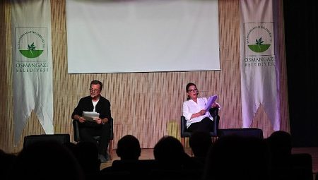 Osmangazi Belediyesi’nin okuma tiyatrosuna yoğun ilgi