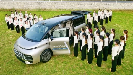 Geely Galaxy V900: 42 Kişiyi Sığdıran Elektrikli Minivan ve Yeni Rekor Hikâyesi