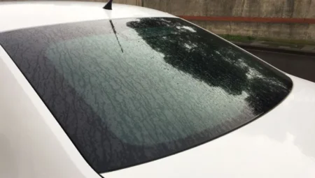 Sedan Araçlarda Neden Arka Cam Sileceği Yok?