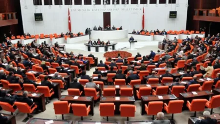 Fahiş Site Aidatlarına Yeni Düzenleme Resmen Yasalaştı: Keyfi Zam Dönemi Sona Eriyor