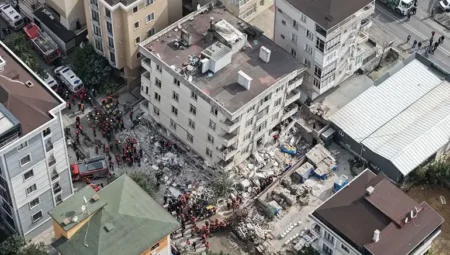 Maltepe’deki Çöken Yapının Enkazında Deniz Kabuğu Bulundu